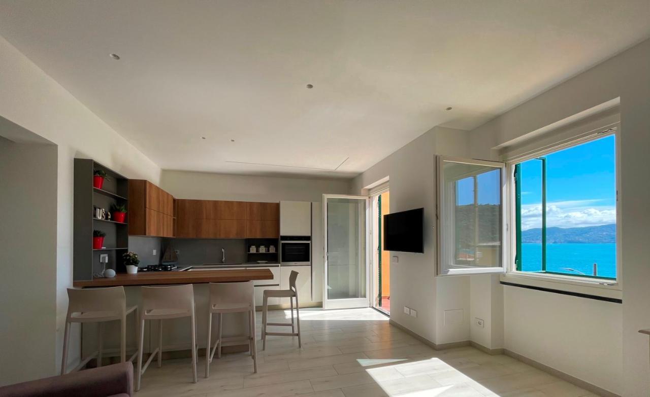 דירות פורטו ונרה Casa Irene Terrazza Vista Mare E Garage מראה חיצוני תמונה
