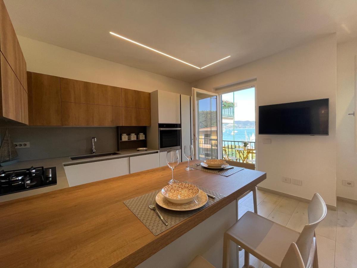 דירות פורטו ונרה Casa Irene Terrazza Vista Mare E Garage מראה חיצוני תמונה