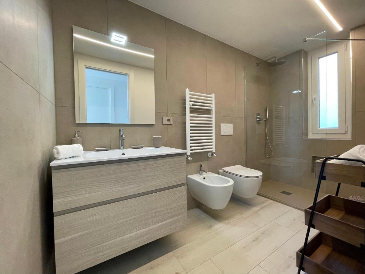 דירות פורטו ונרה Casa Irene Terrazza Vista Mare E Garage מראה חיצוני תמונה